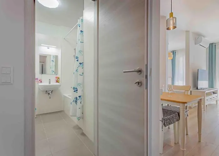 Corvin Quiet Luxury Apartament *
